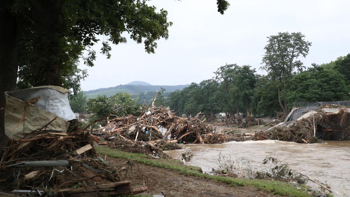 Thunderstorms with heavy rain flood parts of western Germany