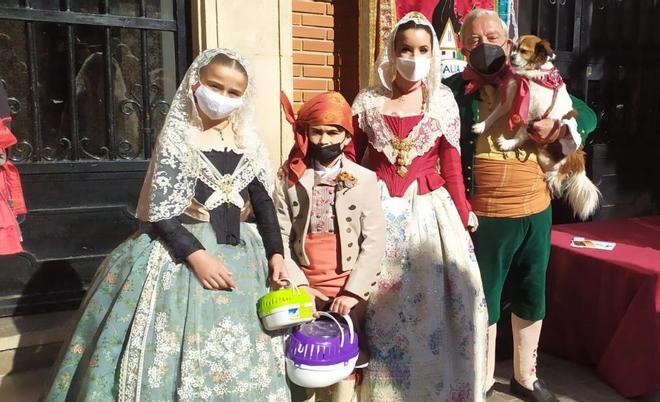 Sant Antoni bendice la comisión canina de Joaquín Costa-Burriana