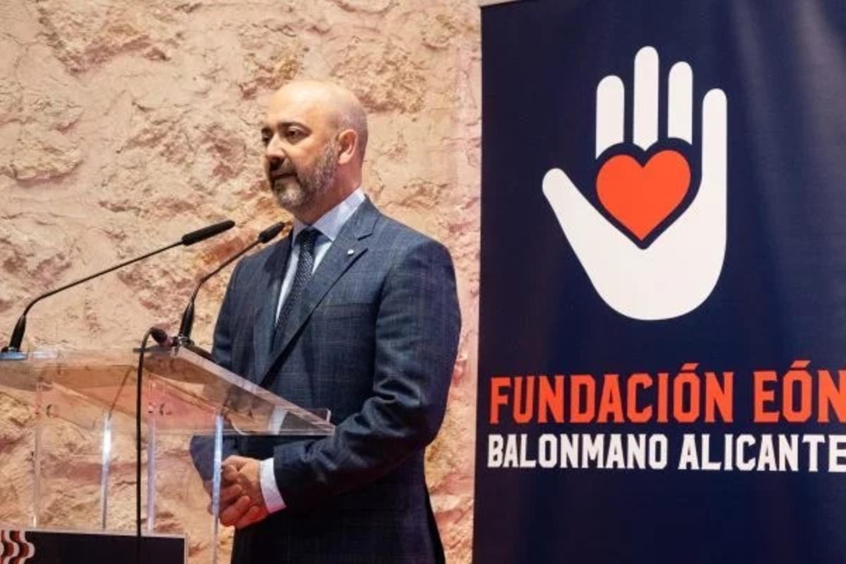 El Horneo EÓN Alicante inicia una nueva etapa con la presidencia de Pepe Sánchez.