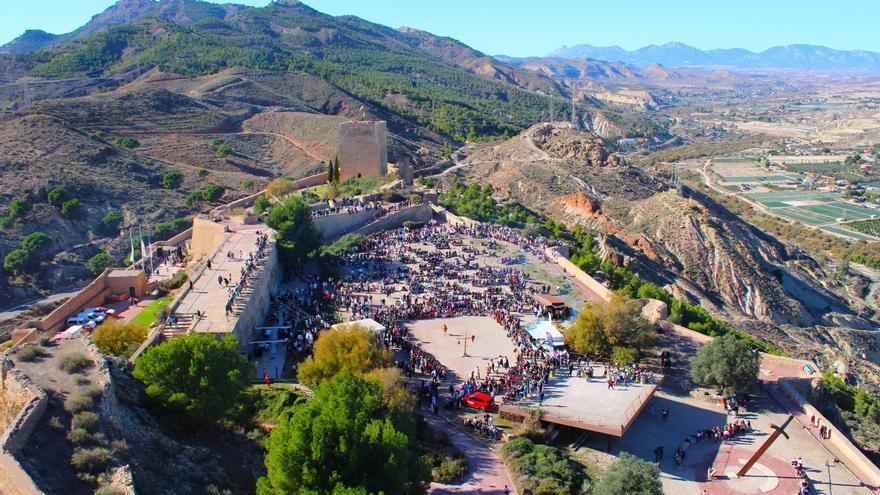 Miles de personas subieron al Castillo de Lorca por San Clemente