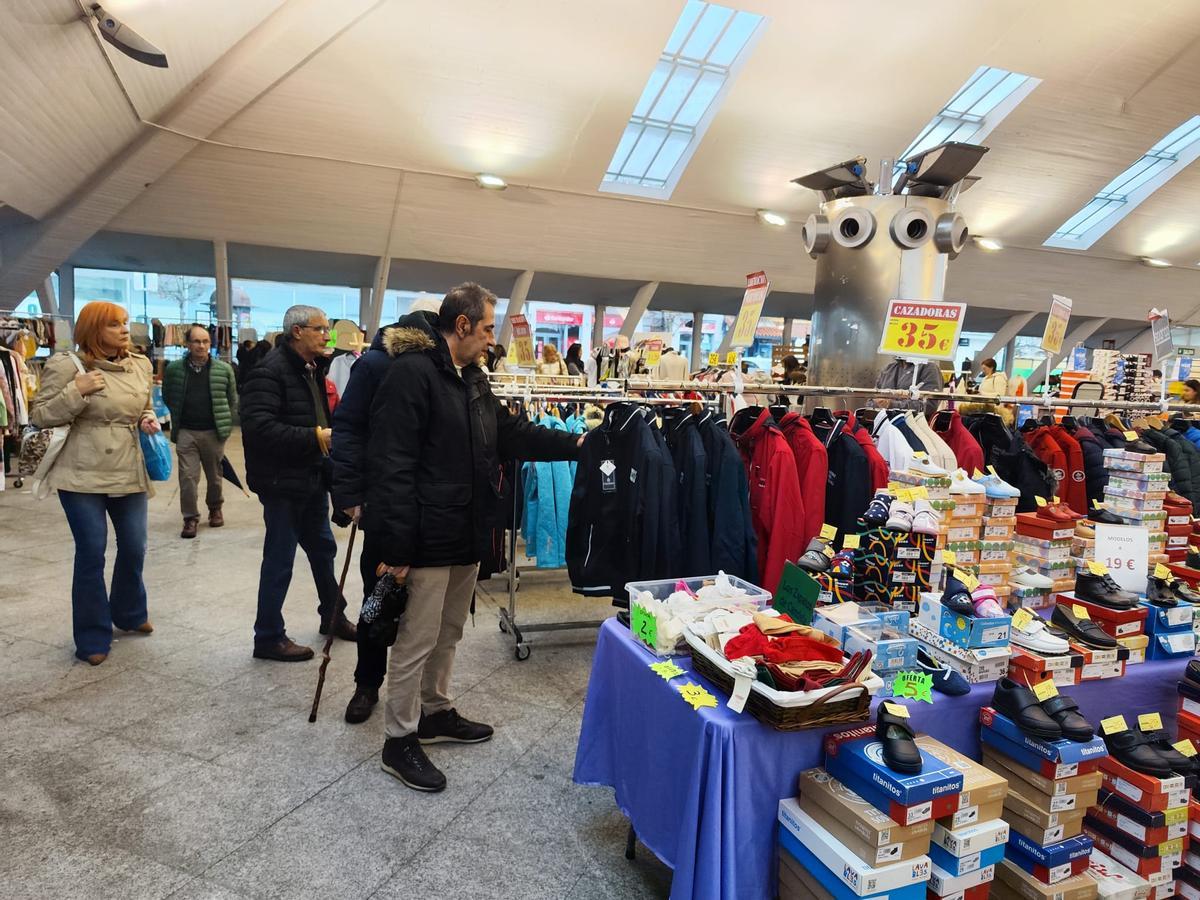 Público, en la plaza cubierta, este domingo por la mañana.