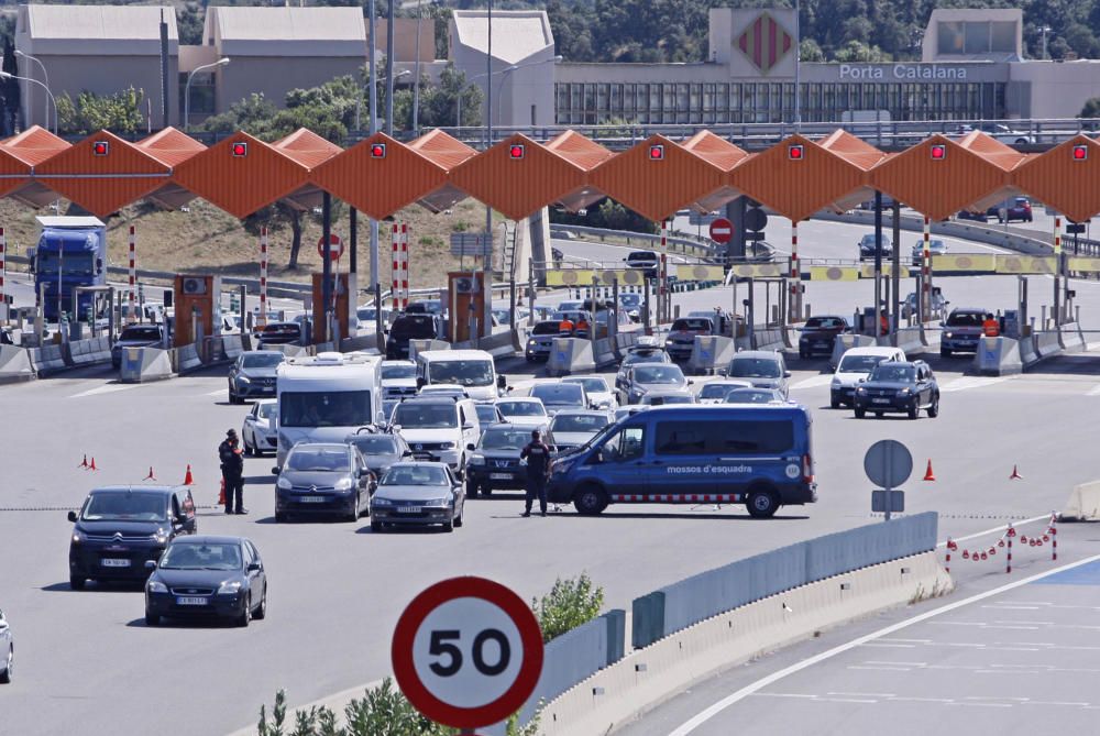 Gran desplegament policial a la Jonquera