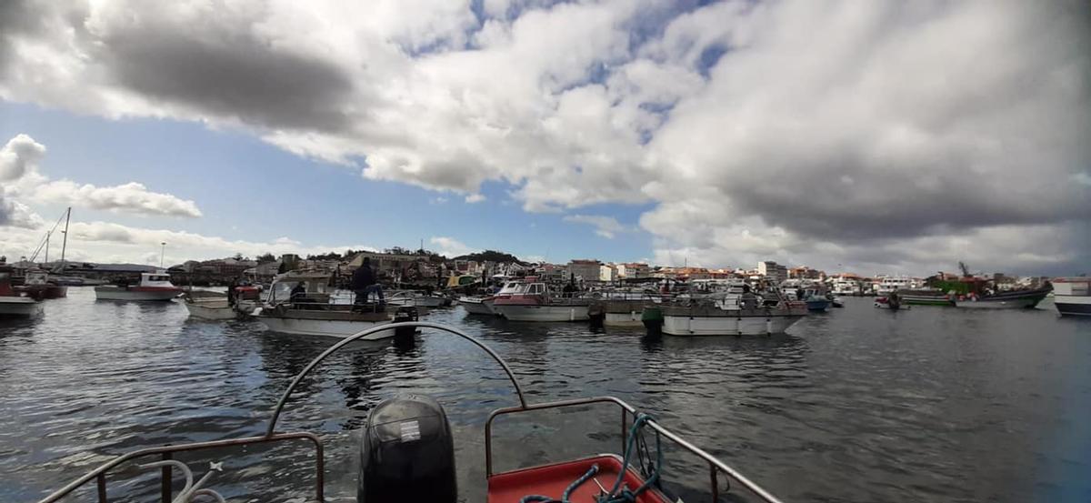La protesta desplegada por la flota en O Corgo (O Grove).
