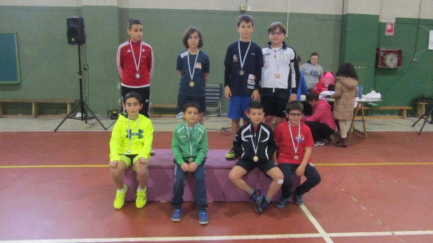 Rachaplumas y Rosalía dominan el Trofeo Concello de Tui de bádminton