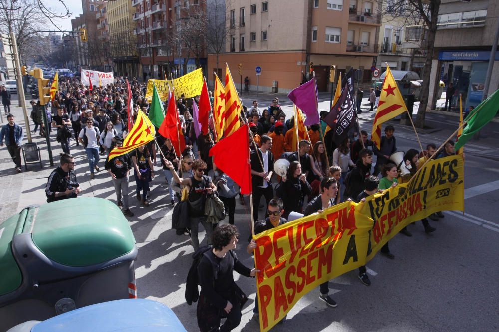 Vaga d'estudiants per demanar la rebaixa de les taxes a Girona