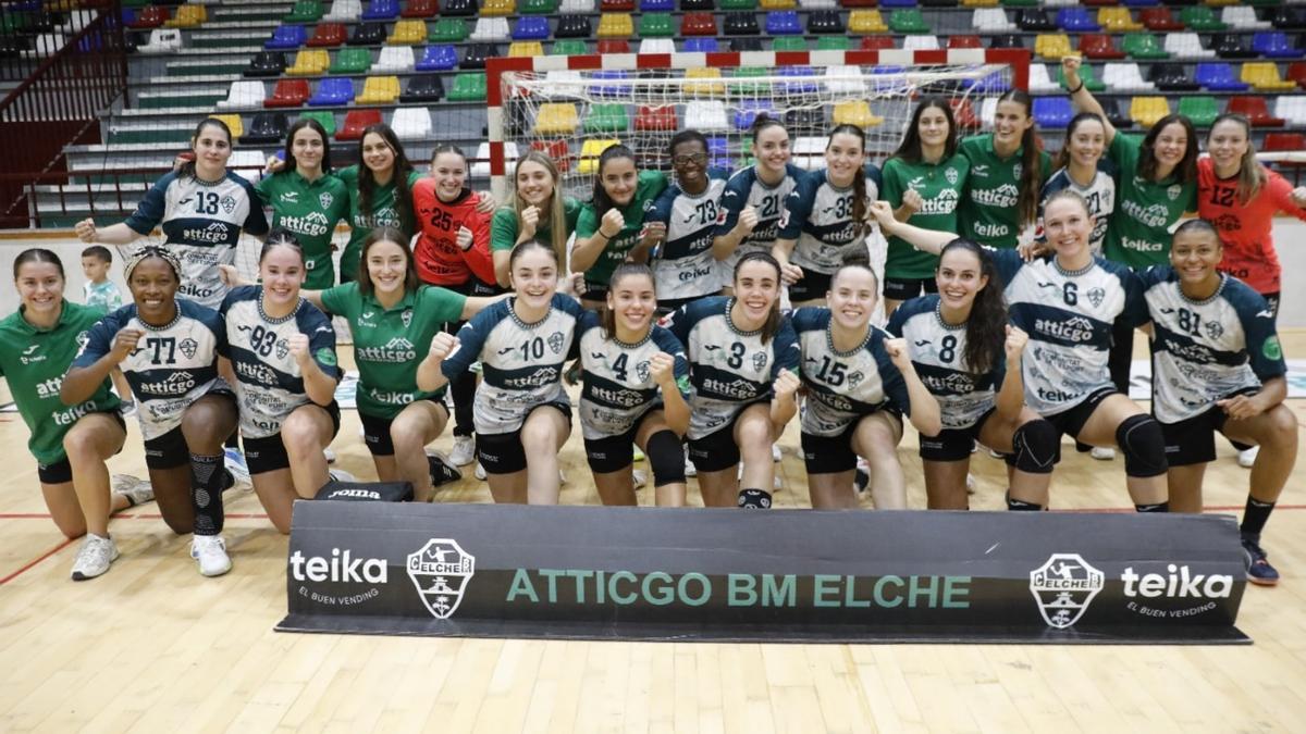 Balonmano: El Atticgo Elche se reencuentra con la victoria en la Liga ...