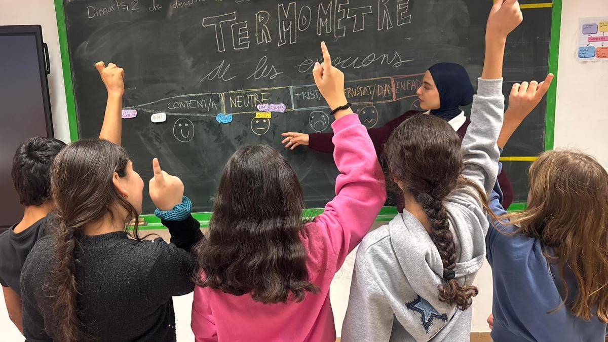 Nour Renbouk, que ha participat al programa, dona classes de reforç