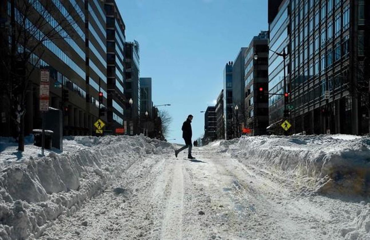 lpedragosa32530941 a man walks on 19th street in washington on januar160124200614