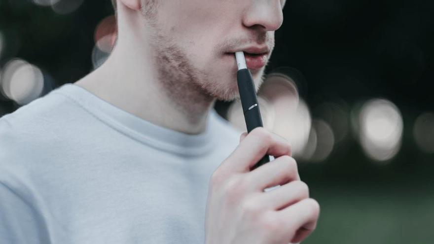Los malagueños consideran que los fumadores deberían tener acceso a información veraz sobre alternativas sin humo que acrediten científicamente ser mejor que los cigarrillos