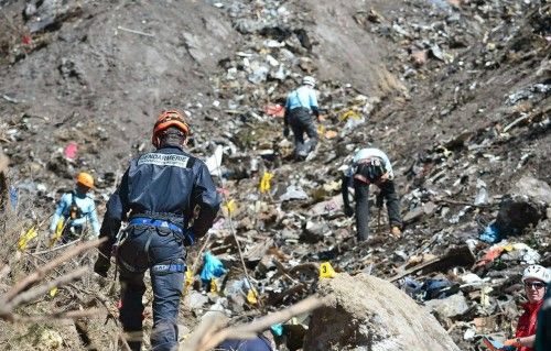 Los equipos especializados se vuelcan en las tareas de rescate