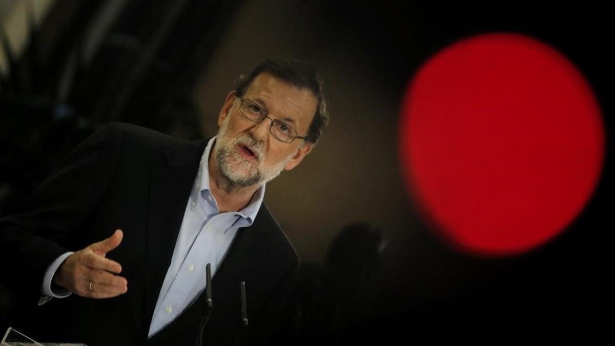 Mariano Rajoy comparece en el Congreso para anunciar que se presenta a la investidura.