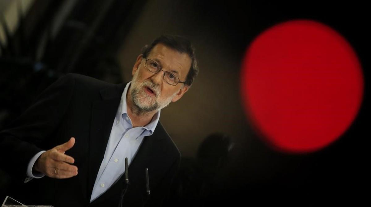Mariano Rajoy comparece en el Congreso para anunciar que se presenta a la investidura.