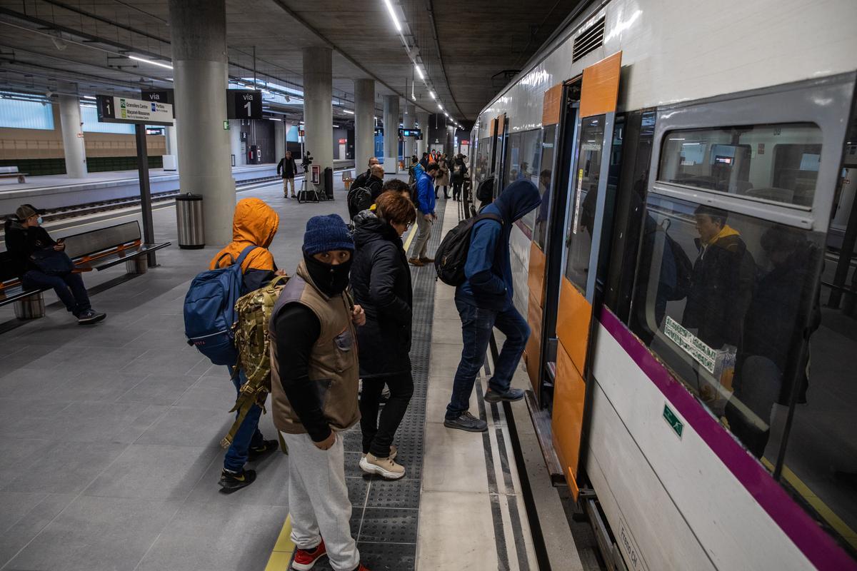 La estación de Rodalies de Sant Andreu entra en servicio