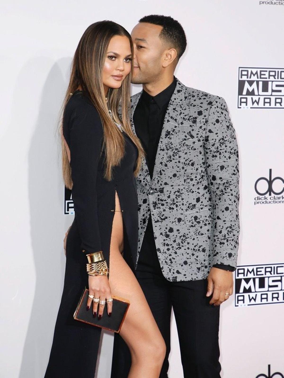 Chrissy Teigen y su descuido de vestuario