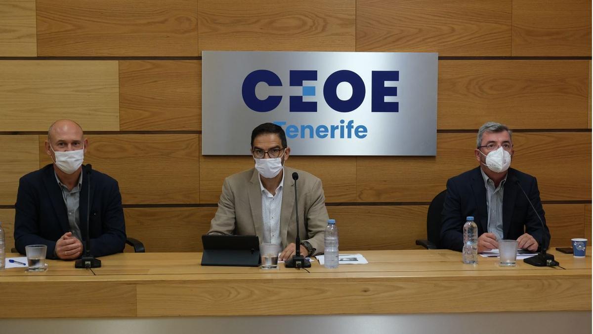 Presentación del “Informe: Acciones para paliar la economía sumergida” en la sede de CEOE Tenerife