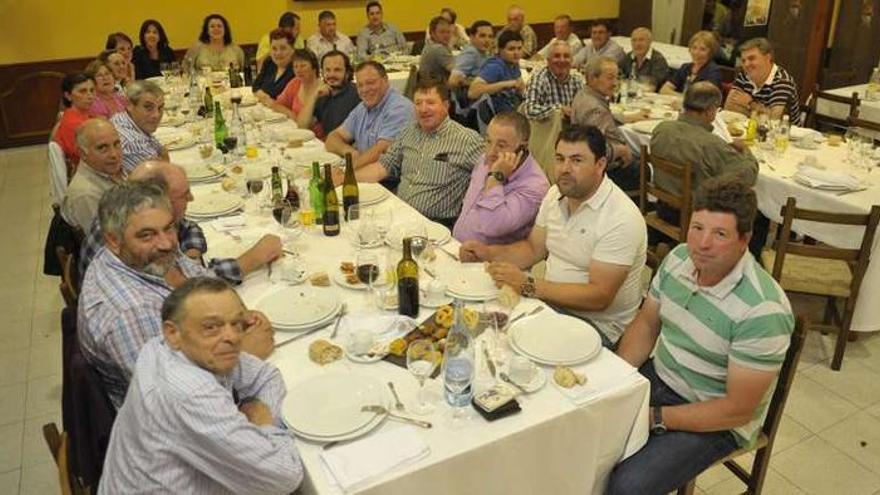 Encuentro del gobierno municipal de Silleda con los delegados parroquiales.