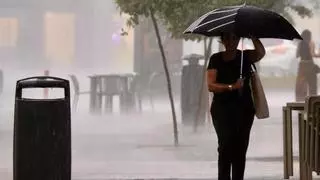 La Aemet eleva a naranja el aviso por tormentas para este jueves y viernes en parte de la Región: hasta 30 litros en una hora en el Noroeste