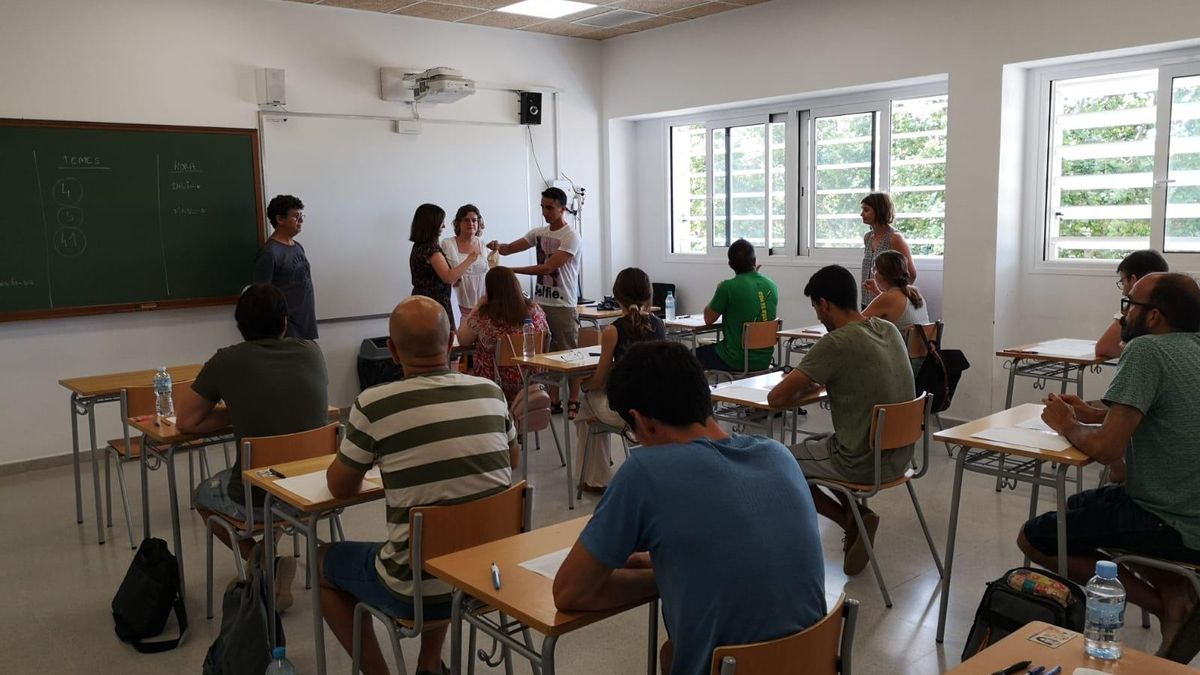 Aspirantes a funcionarios docentes en el arranque de las oposiciones.