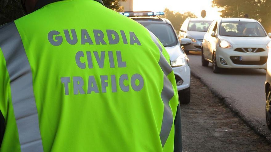 Archivo - Agente de la Guardia Civil de Tráfico