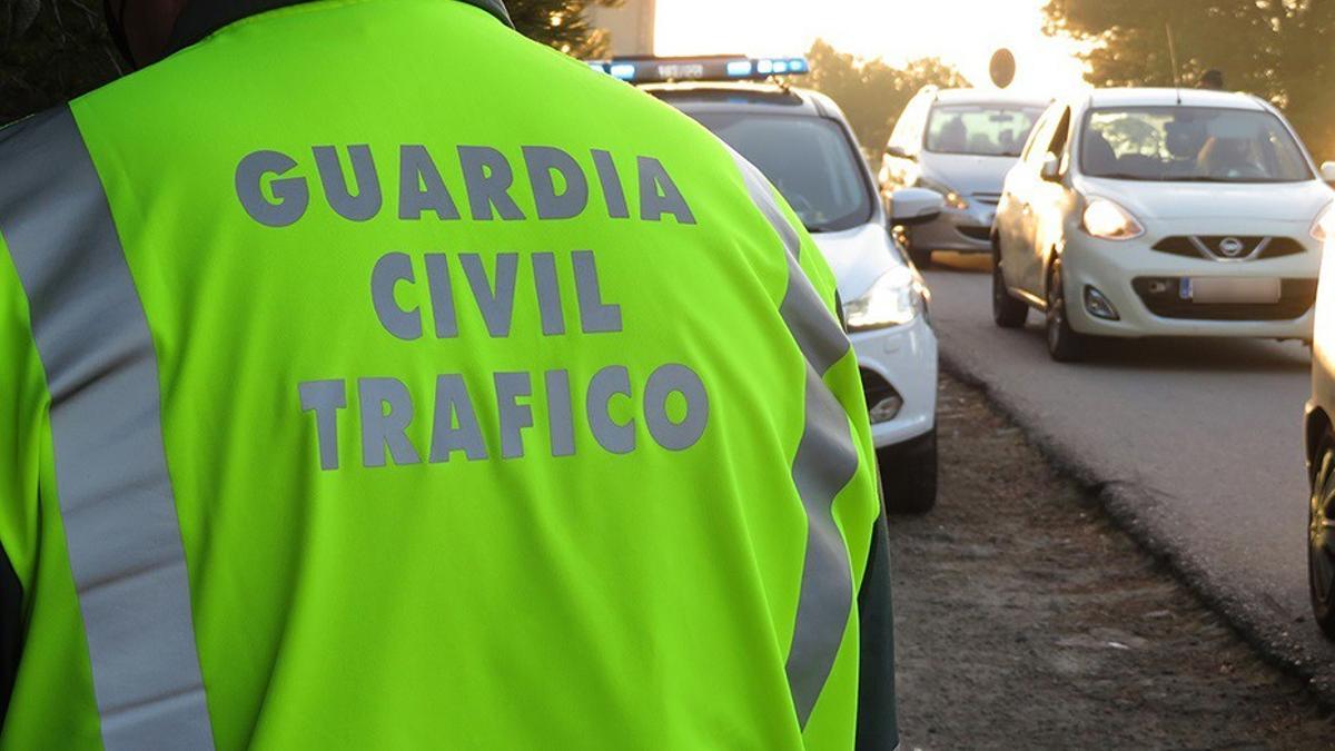 La Guardia Civil de Tráfico vigila que los conductores respeten la normativa establecida