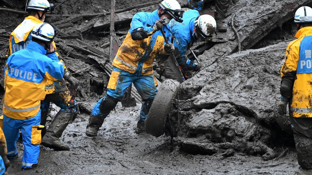 Trabajos de rescate en Japón.