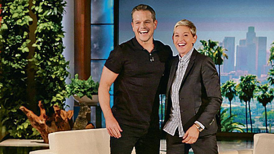 Matt Damon junto a Ellen DeGeneres.