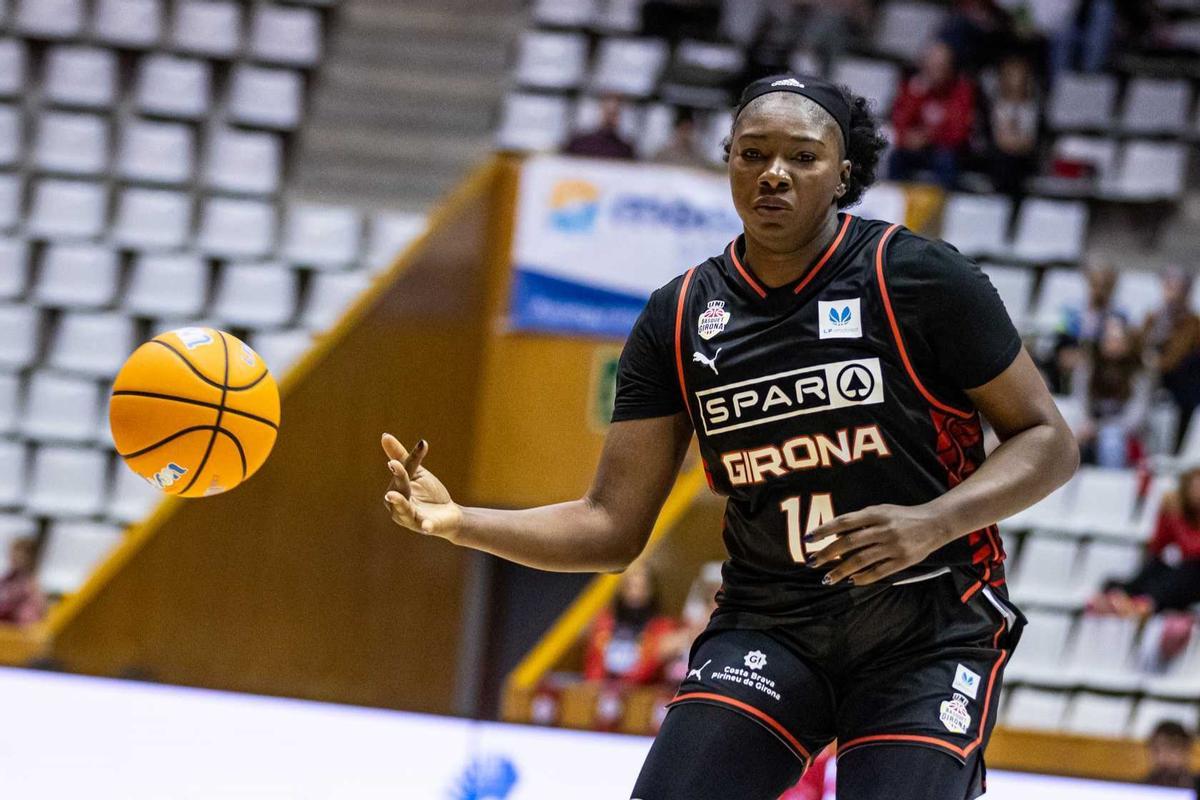 Coulibaly volvió a ser un seguro de vida para el Spar Girona, en una gran actuación