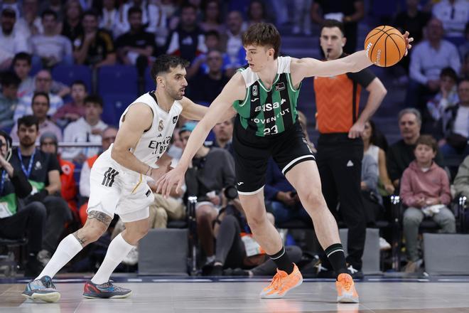 Ricky lidera el triunfo de la Penya ante un desmotivado Madrid