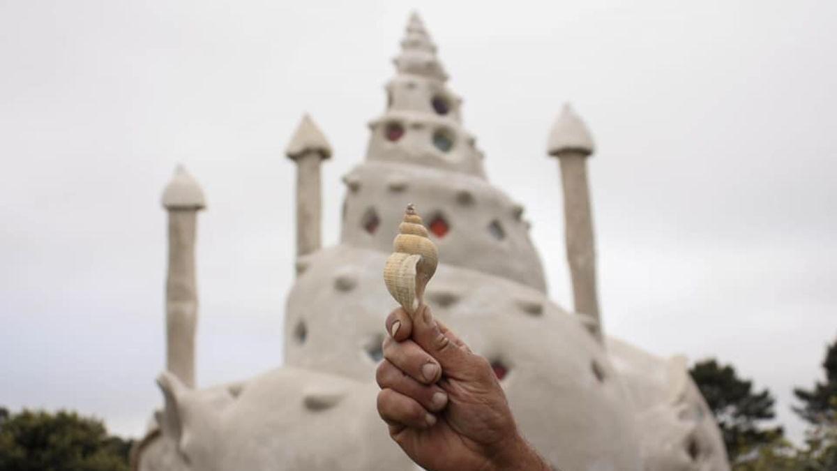 La casa con forma de caracola situada cerca de Santiago, con su característica cúpula en espiral.