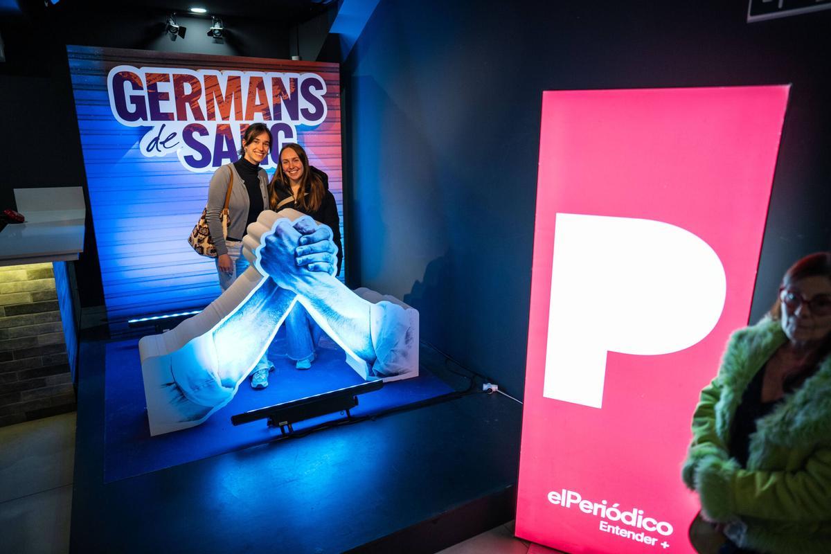 Sesión de Germans de Sang en el Teatro Condal, para los suscriptores y lectores de El Periódico, Diari de Girona, Regió 7 y del semanario Empordà.