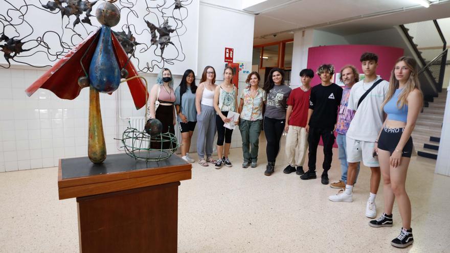 Homenaje en hierro forjado a los niños y adolescentes de Ibiza por su actitud ante la pandemia