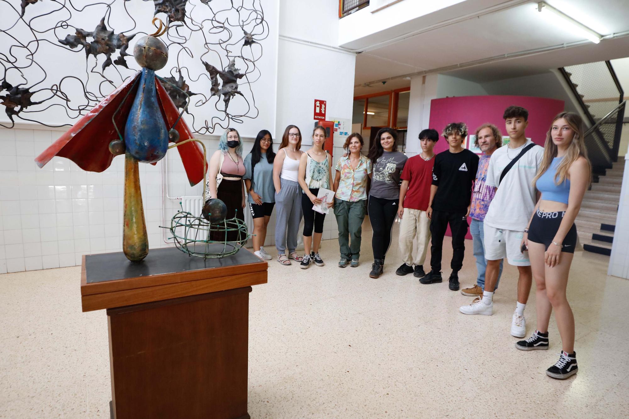 Homenaje en hierro forjado a los niños y adolescentes de Ibiza por su actitud ante la pandemia