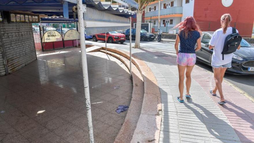 Estado de abandono de los centros comerciales y de ocio del Sur