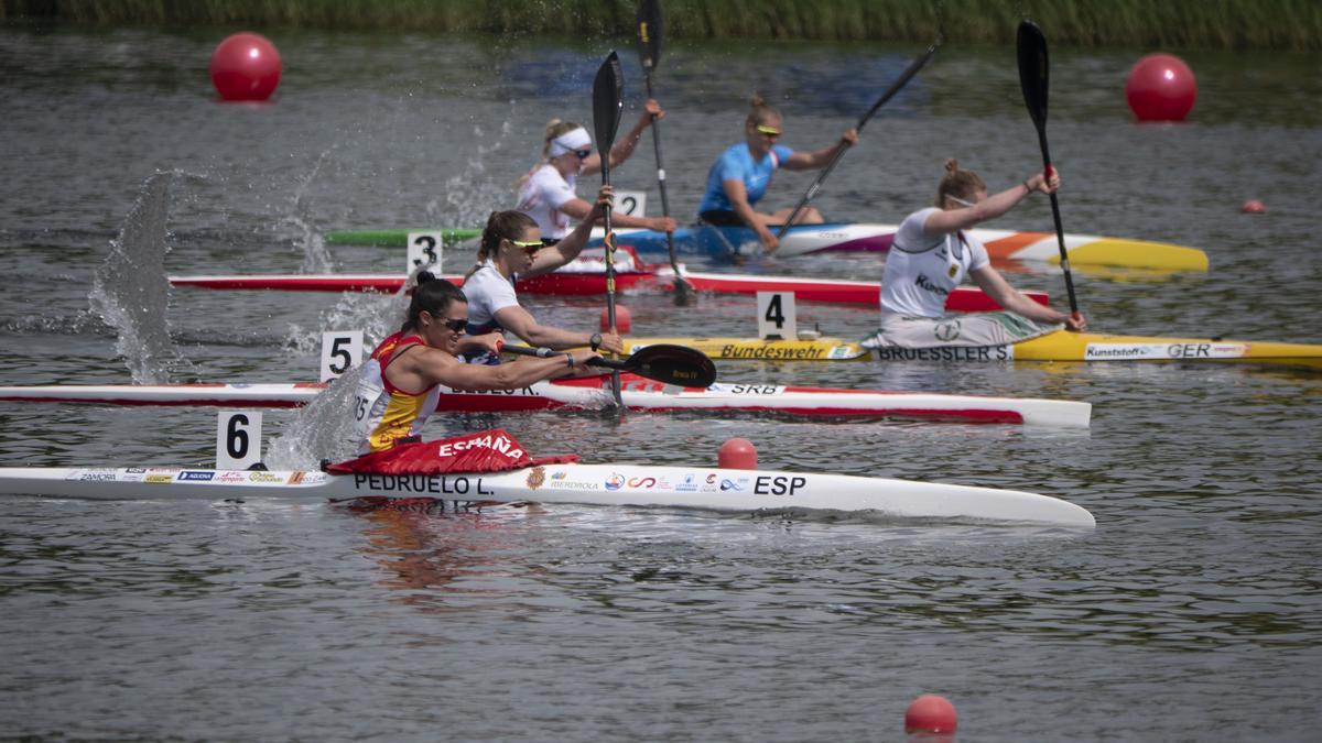 Laura Pedruelo, en primer término, durante la jornada de hoy en el Campeonato de Europa de Poznan.