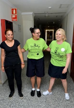 08/06/2018 VECINDARIO, SANTA LUCÍA DE TIRAJANA. La portavoz de Podemos en el Parlamento Canario, Noemí Santana, comparte una jornada como camarera de piso en el Hotel Avenida de Vecindario para conocer como es el trabajo de las Kellys. SANTI BLANCO  | 08/06/2018 | Fotógrafo: Santi Blanco