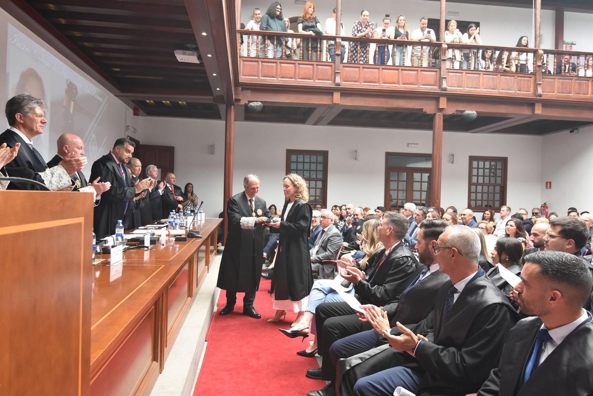 El Ilustre Colegio de Abogados de Las Palmas celebra la jura de nuevos letrados y homenajea a sus colegiados con 25 y 50 años de trayectoria