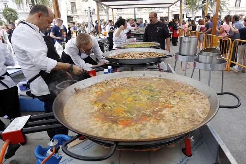 València celebra el Día de la Paella