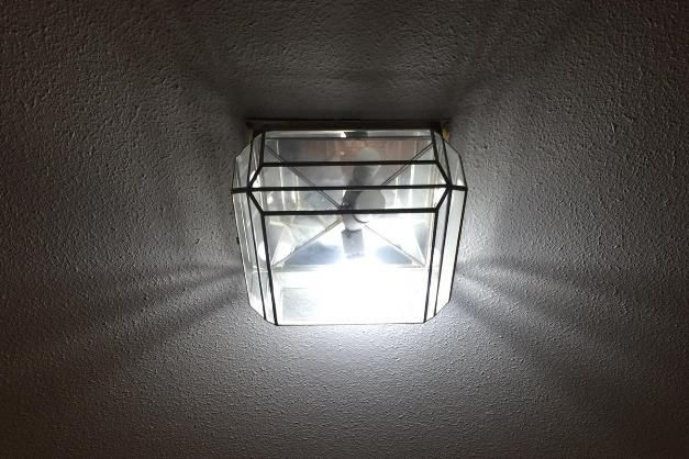 Las «rebajas» del Colegio de Abogados de Vigo: ponen a la venta muebles con historia