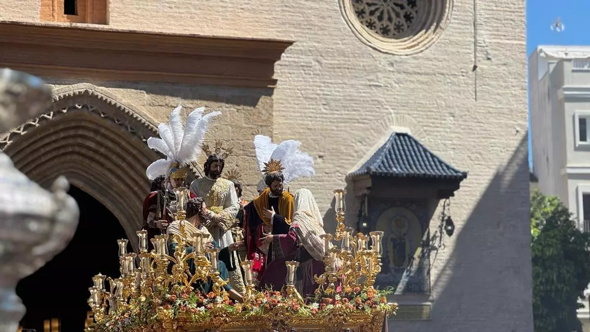 Misterio de la Hermandad del Carmen desde la Parroquia de Omnium Sanctorum