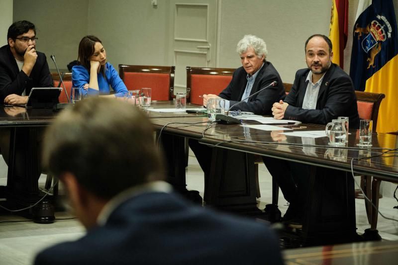 El consejero de Transición Ecológica, Lucha contra el Cambio Climático y Planificación Territorial del Gobierno de Canarias, José Antonio Valbuena, comparece en comisión parlamentaria para hablar de control y erradicación de especies invasoras, política hidráulica y ahorro de agua y planes de gestión de riesgos de inundaciones, entre otros asuntos.  | 02/03/2020 | Fotógrafo: Andrés Gutiérrez Taberne