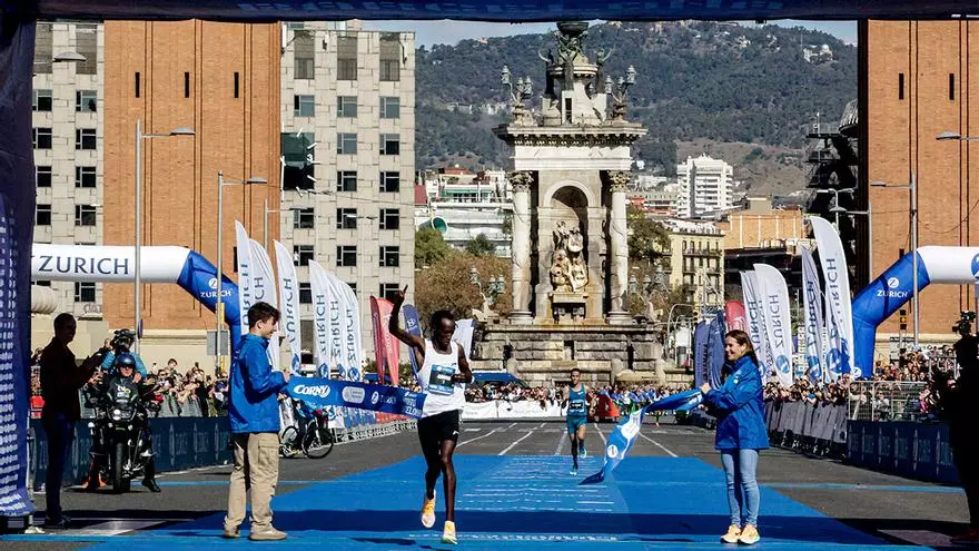 La maratón de Barcelona vuelve a recuperar cifras de corredores prepandémicas
