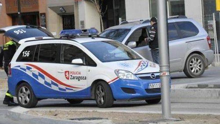 Imputan tres delitos a un conductor tras provocar un accidente con tres heridos