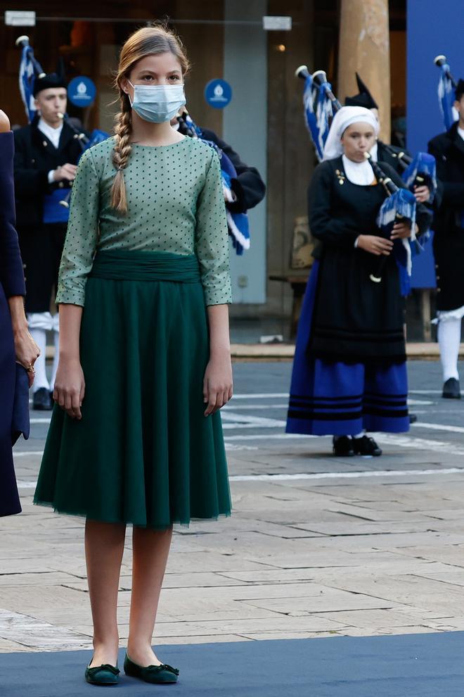 La infanta Sofía posa en su llegada a los Premios Princesa de Asturias 2020