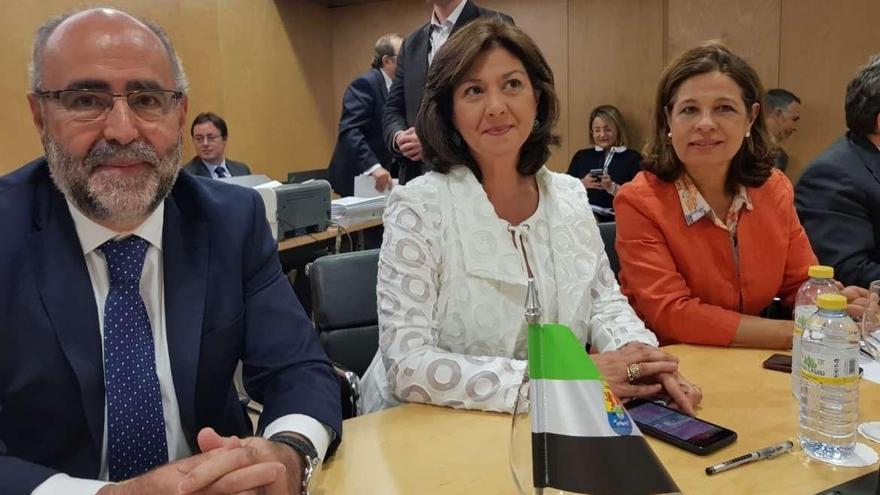 La vicepresidenta de la Junta  tacha de &quot;irresponsables&quot; a los partidos que rechazaron la nueva senda de estabilidad