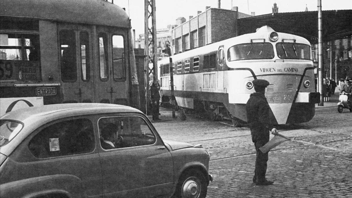 zentauroepp437112 barrio de la barceloneta    1960    en la foto  locomotora t180418133923