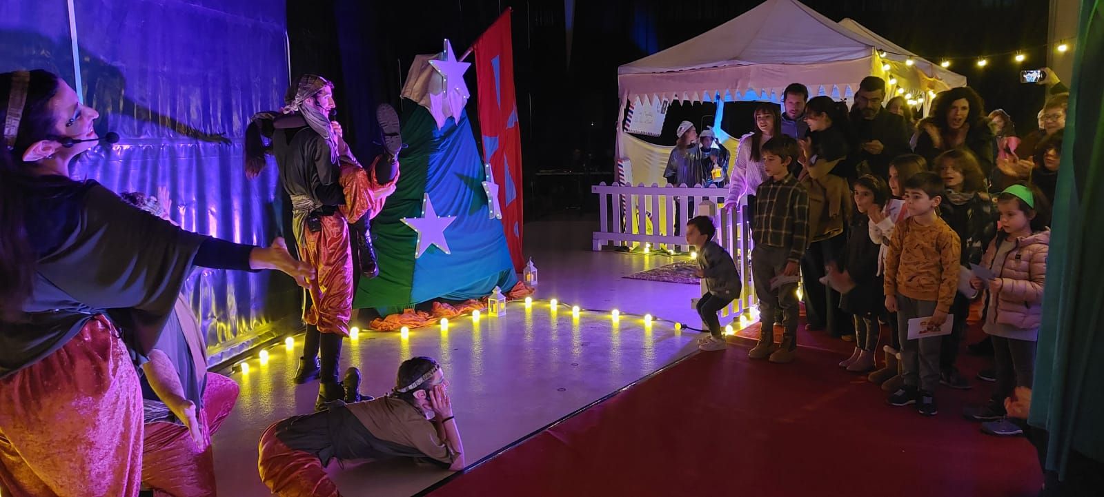 Els patges reials arriben a Solsona acompanyats per un espectacle infantil