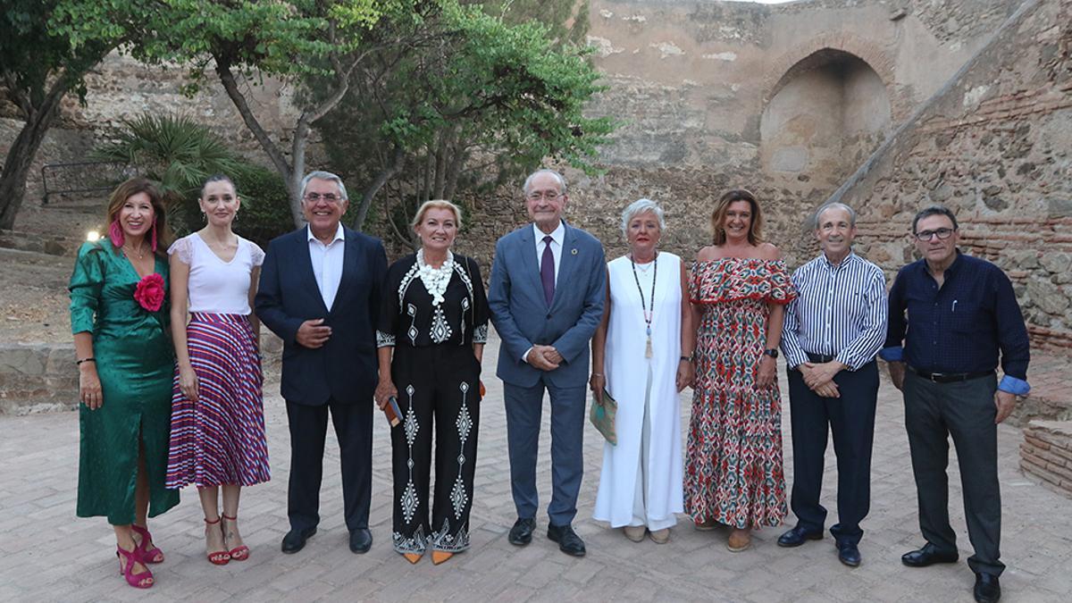 Gemma del Corral, Elisa Pérez de Siles, Rafael Prado, Juanibel Vera, Francisco de la Torre, Teresa Porras, Esperanza González, Antonio Cárdenas y Alfonso Godoy