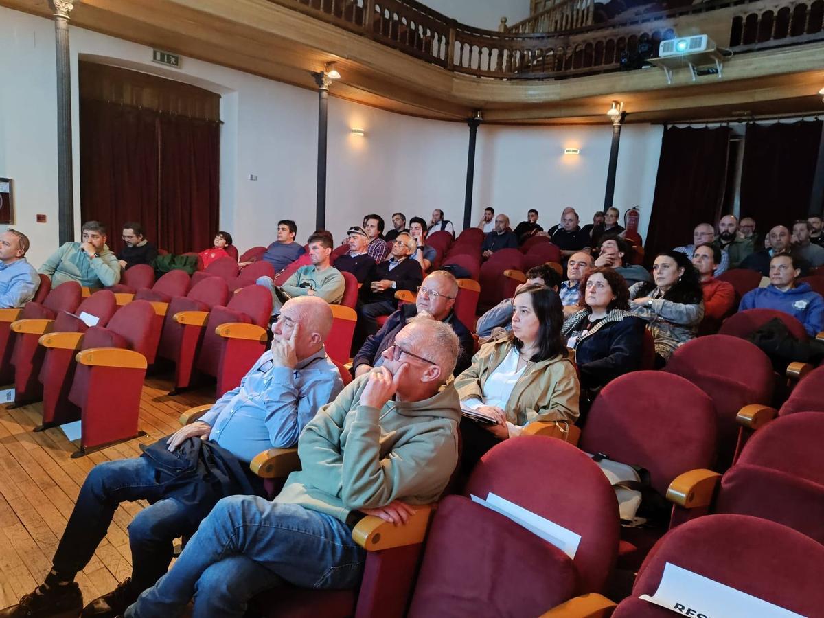 Foto de archivo de una jornada en el teatro Conde Toreno.