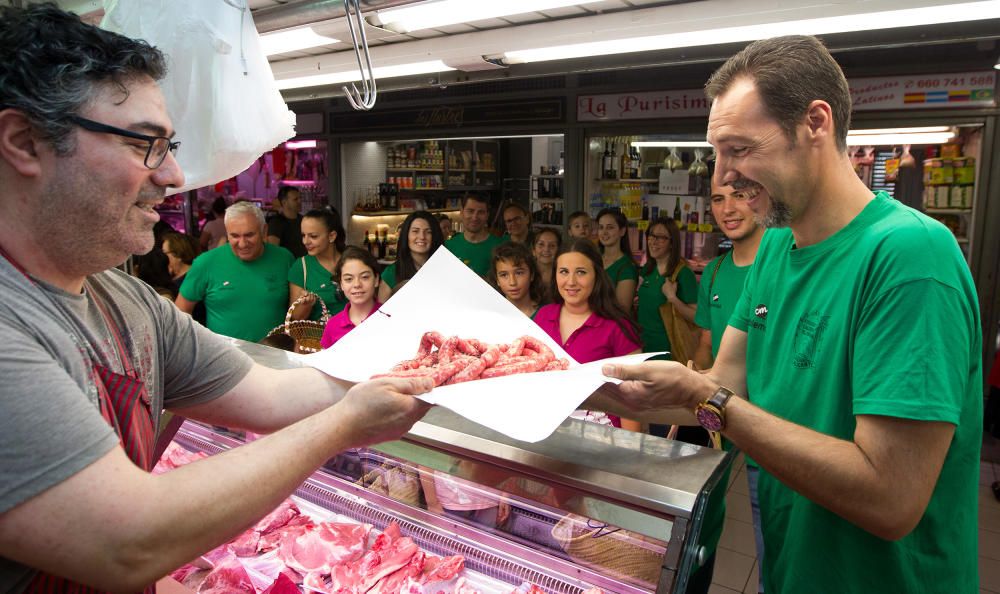 La Hoguera Calderón de la Barca-Plaza de España nos acompaña al Mercado Central para comprar los ingredientes