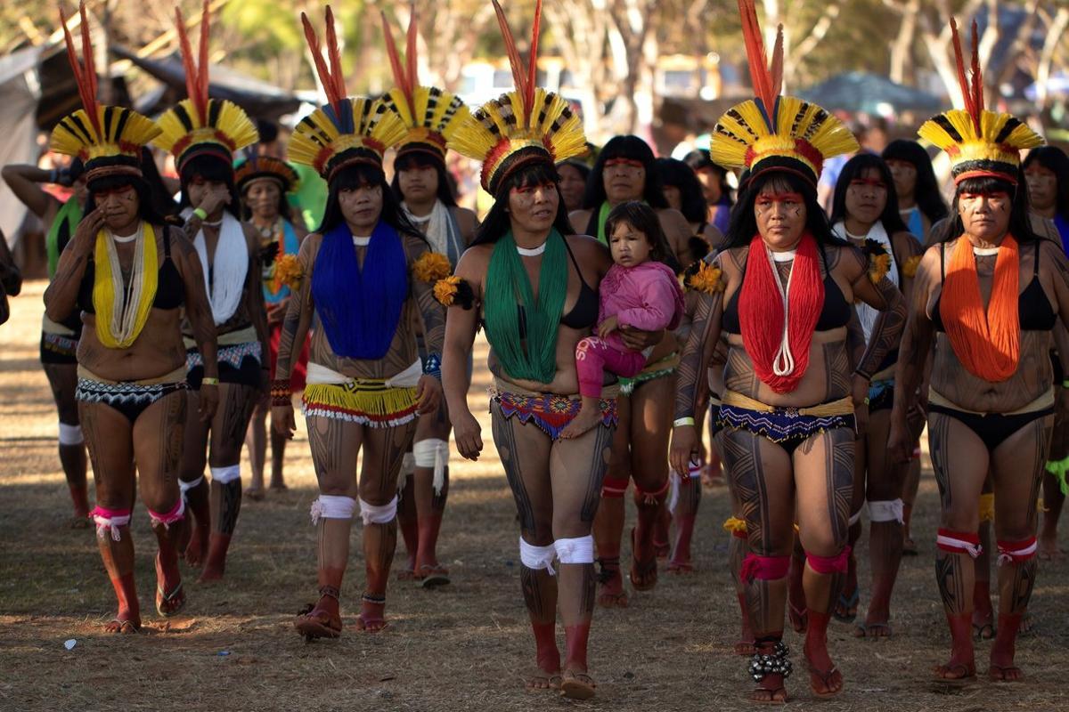 Mujeres indígenas participan en una jornada de protestas en Brasilia. Mujeres indígenas participan en una jornada de protestas en Brasilia.